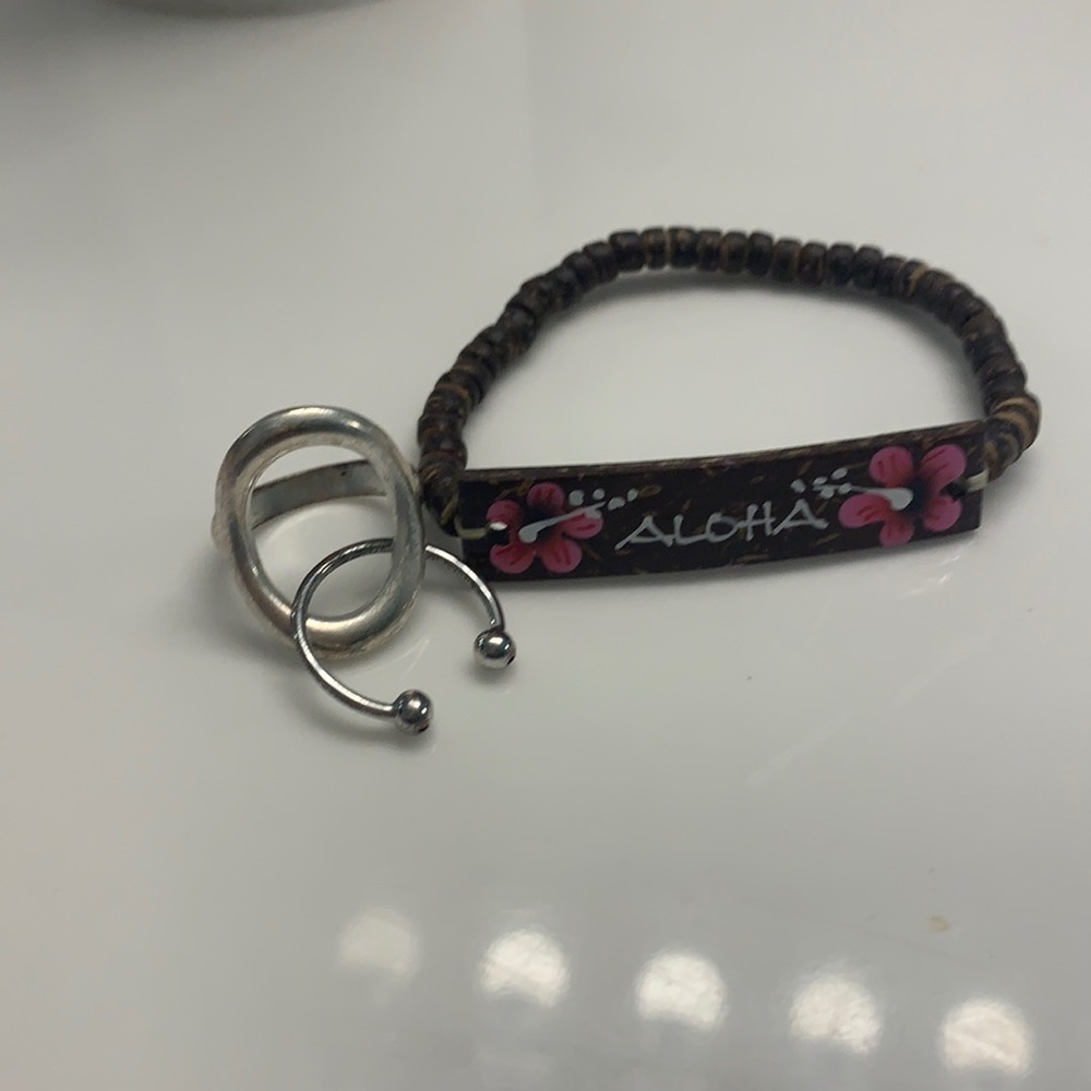 2 silver rings size 6 &7 Aloha bracelet free